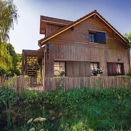 Cosy With Private Garden *