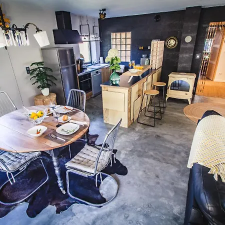 Сasa de vacaciones Cosy With Private Garden
