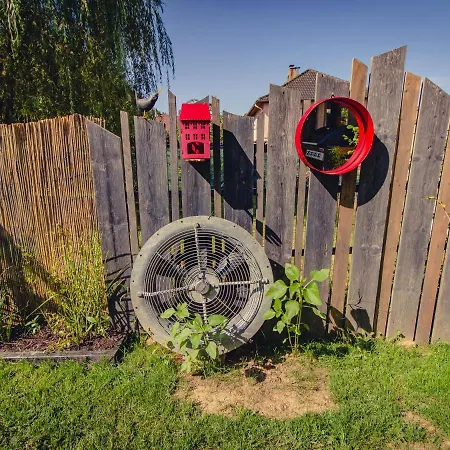 Сasa de vacaciones Cosy With Private Garden